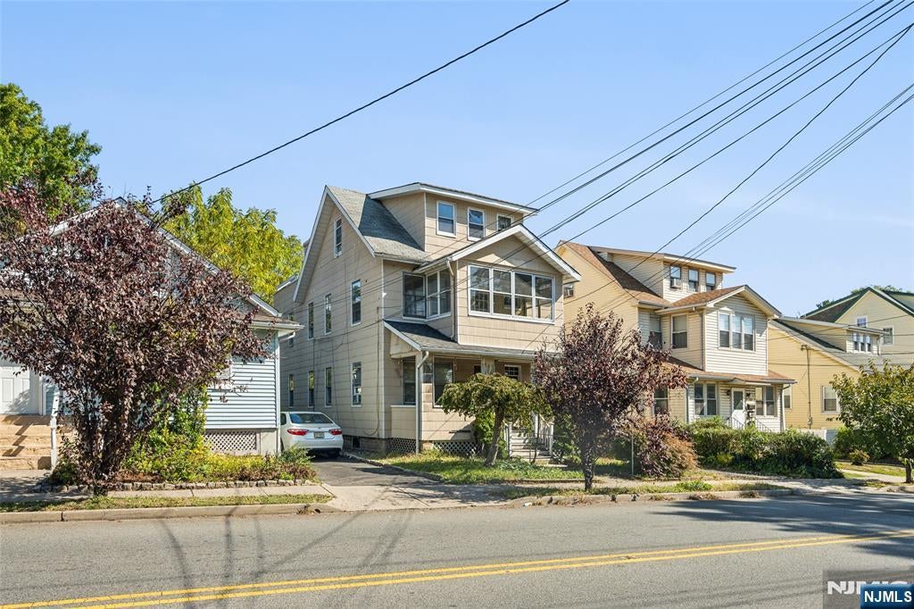374 Boyden Avenue