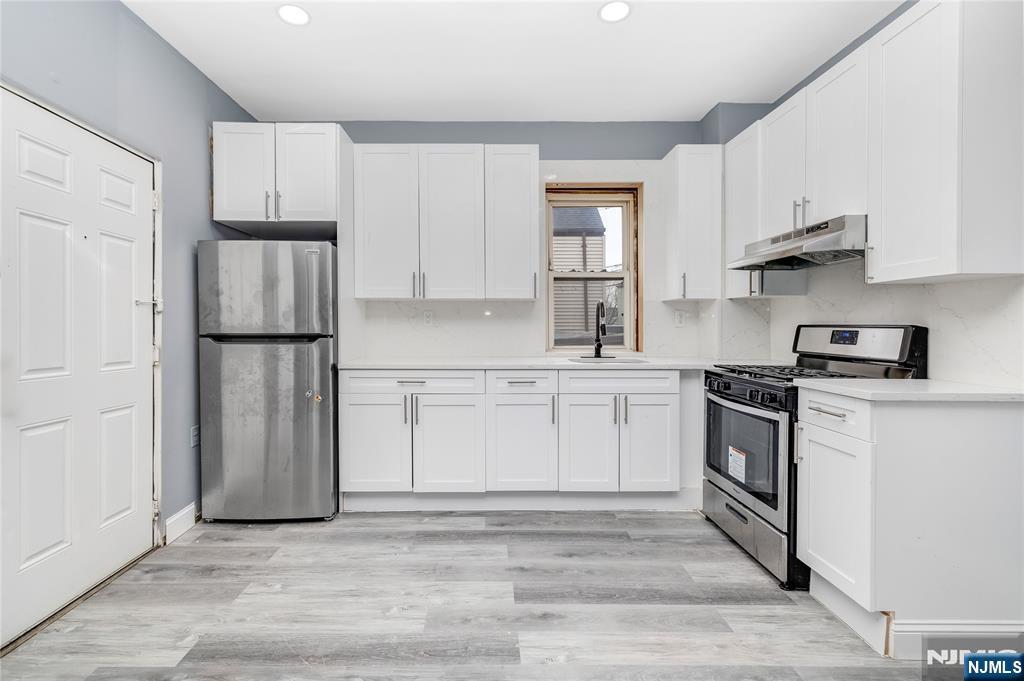 Rental Property at 231 Palisade Ave 3, Garfield, New Jersey - Bedrooms: 1 
Bathrooms: 1 
Rooms: 4  - $1,700 MO.