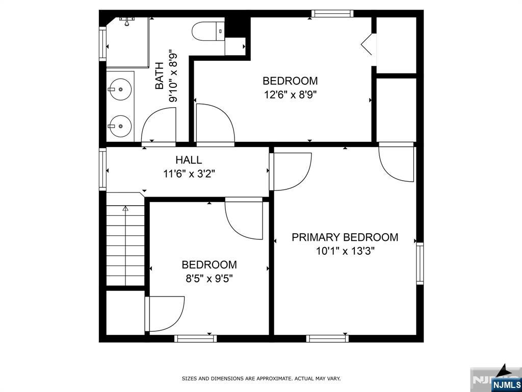 Main image without alt text