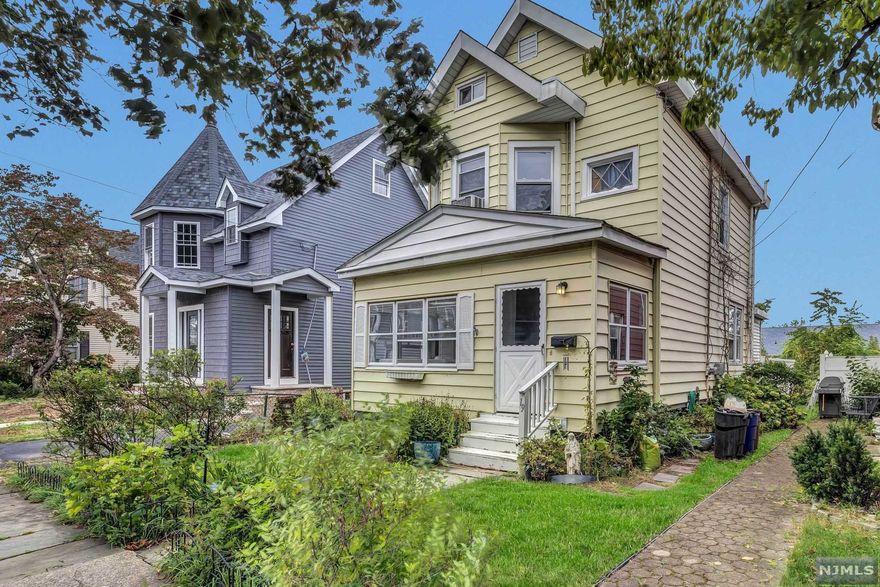 Charming colonial in Bloomfield! Greeted by an enclosed front porch this home offers 3 spacious bedrooms, 1 full bathroom, 1 half bathroom, a bright kitchen with tons of natural light, hardwood floors throughout, and a finished attic for additional living space. Full basement for plenty of storage. Close to transit and major highways. Make an appointment today!