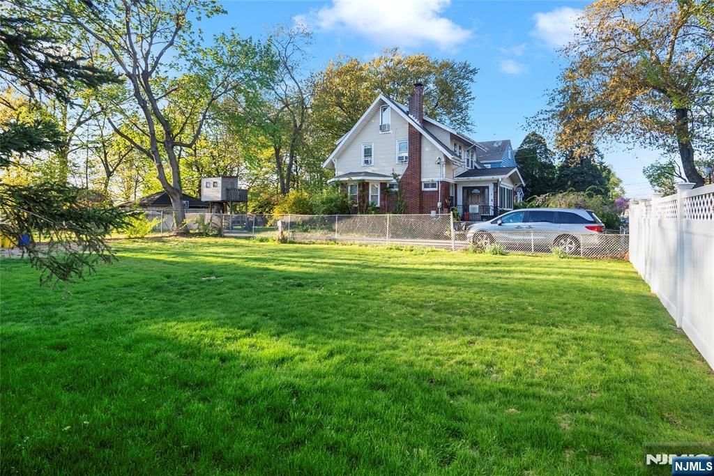 Photo of 266 Elm Avenue, Teaneck, NJ 07666 (MLS # 26014019)