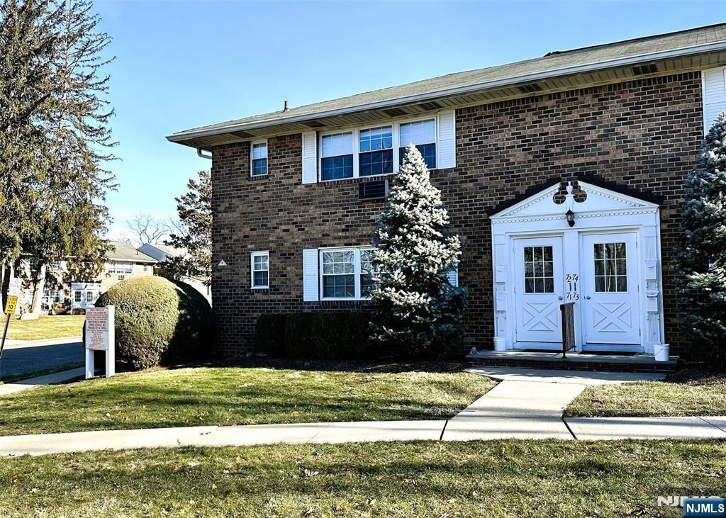 Photo of 66 S Franklin Turnpike #72, Ramsey, NJ 07446 (MLS # 26013327)