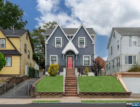 Photo of 276 E 26th Street, Paterson, NJ 07514 (MLS # 25034394)