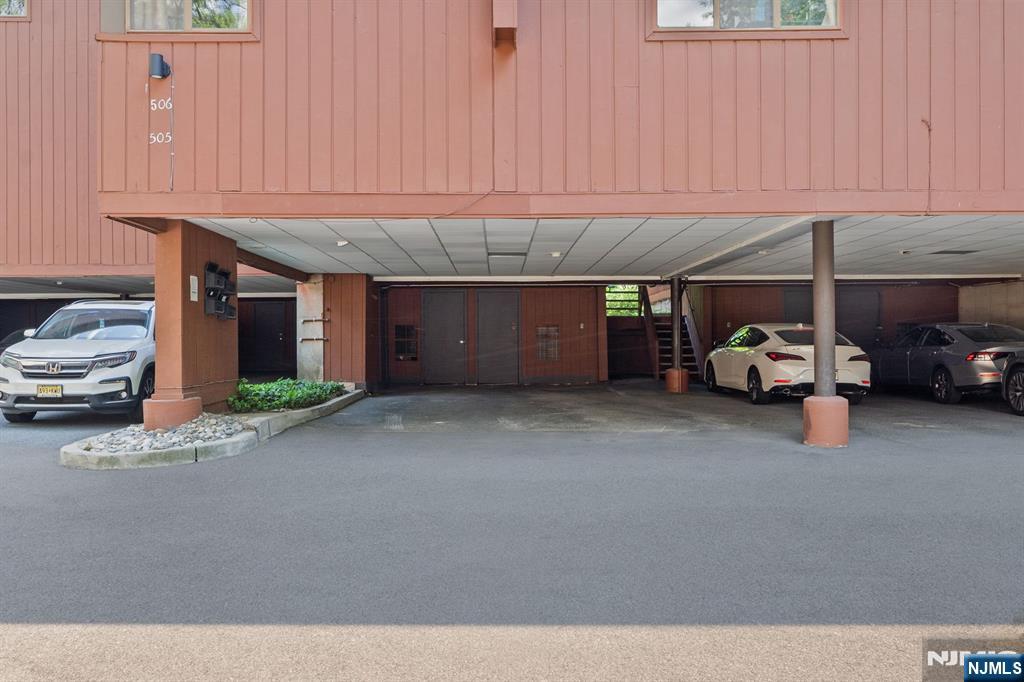506 Teal Plaza