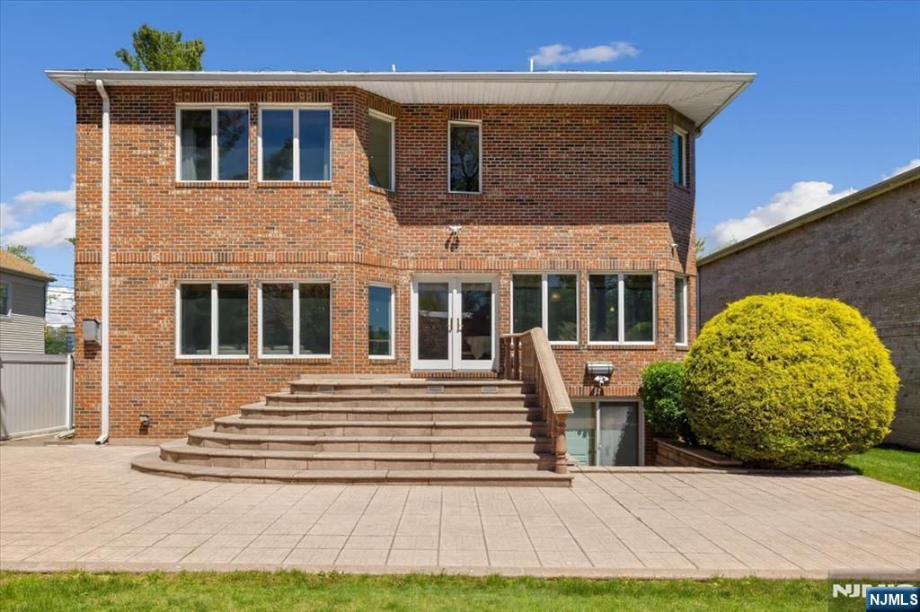 Photo of 54 Van Nostrand Avenue, Englewood Cliffs, NJ 07632 (MLS # 25014175)