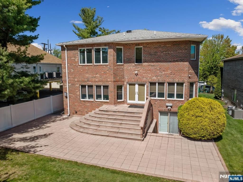 Photo of 54 Van Nostrand Avenue, Englewood Cliffs, NJ 07632 (MLS # 25014175)