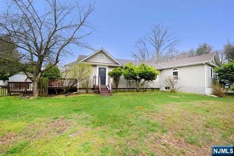Photo of 13 Orangeburgh Rd, Old Tappan, NJ 07675 (MLS # 26031056)