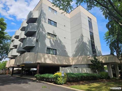 Photo of 50 Euclid Ave #3C, Hackensack, NJ 07601 (MLS # 26022570)