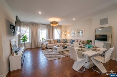 Photo of 78 Landmark Ln #78, Fair Lawn, NJ 07410 (MLS # 26014545)