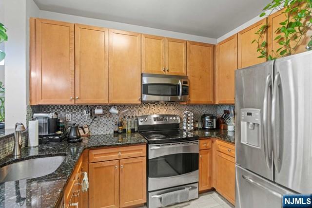 24 Ave At Port Imperial 331