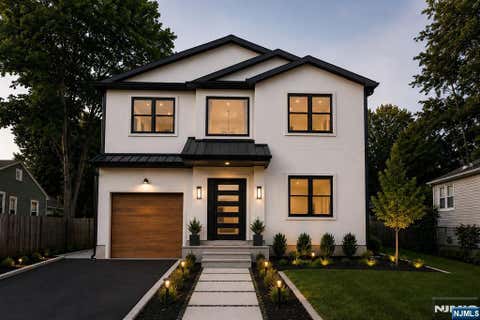 Photo of 4 Atkins Court, Clifton, NJ 07013 (MLS # 26028102)