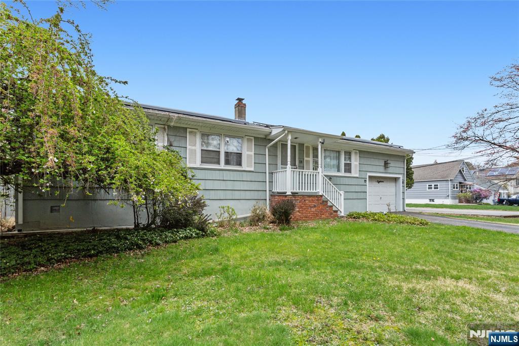18 Riverside Drive