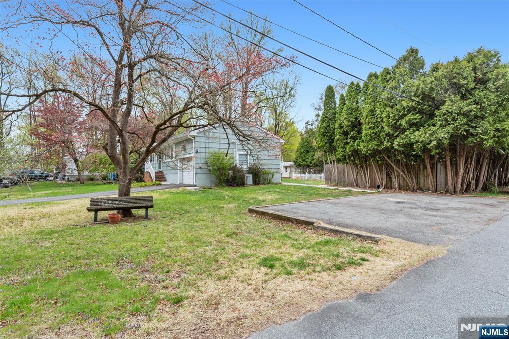 18 Riverside Drive