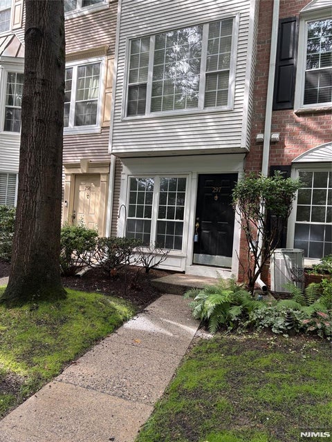 Photo of 297 Larch Lane, Mahwah, NJ 07430 (MLS # 26032197)