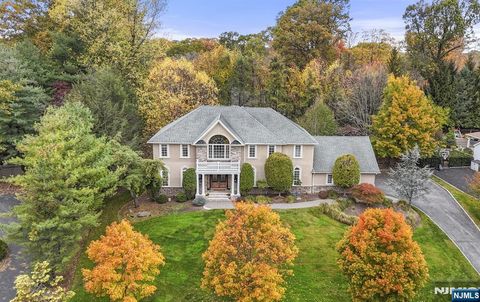 Photo of 677 Alexander Court, River Vale, NJ 07675 (MLS # 25038372) Photo of 677 Alexander Court, River Vale, NJ 07675 (MLS # 25038372)