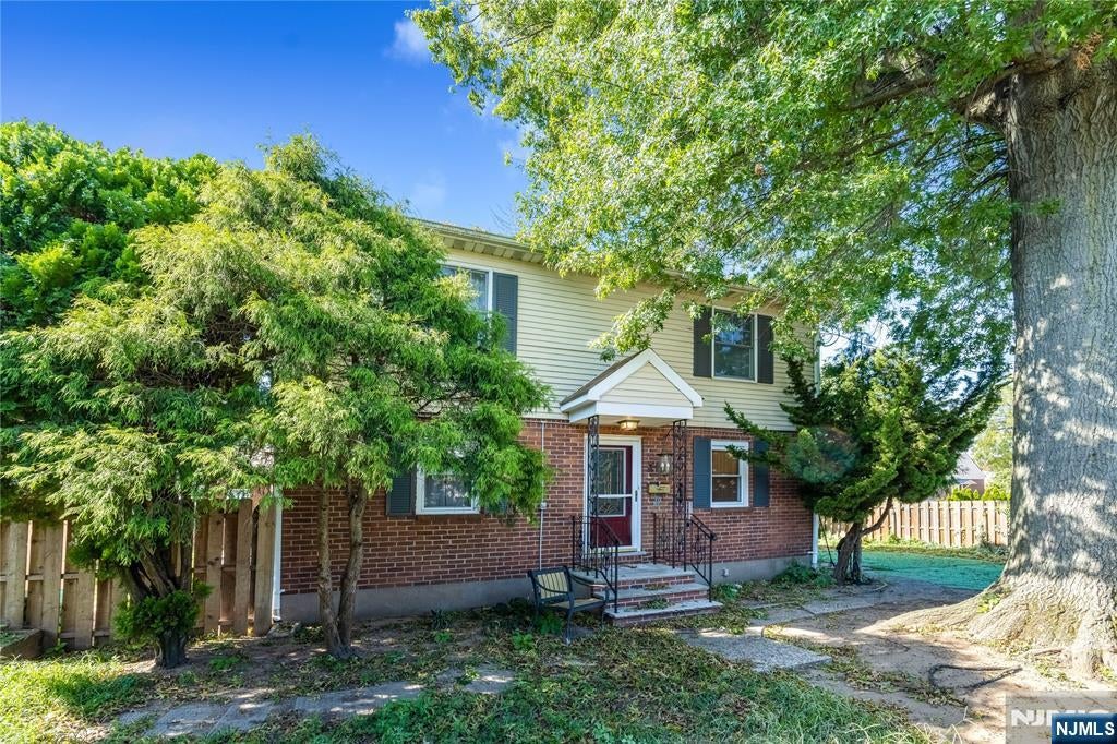 384 Main Avenue