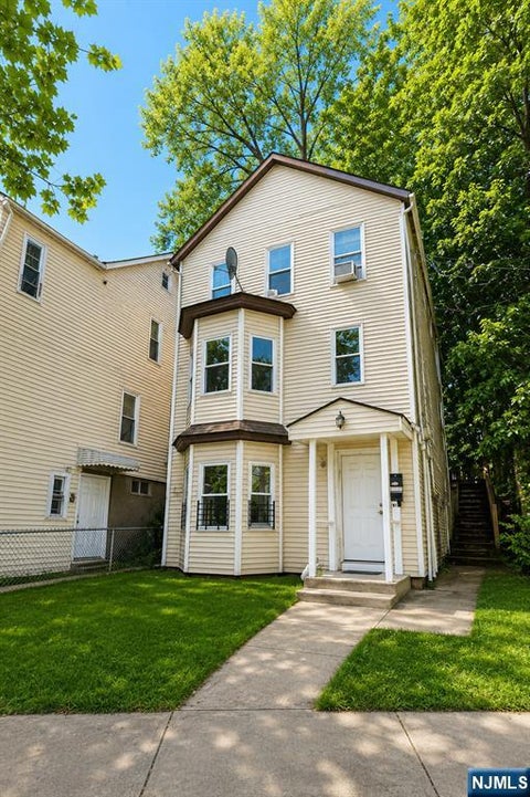 Photo of 9 Circle Avenue, Paterson, NJ 07522 (MLS # 26031835)
