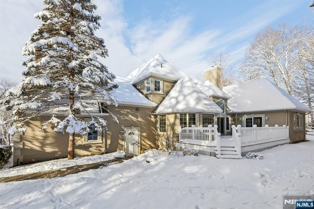 Photo of 84 Walsh Drive, Mahwah, NJ 07430 (MLS # 26000270)