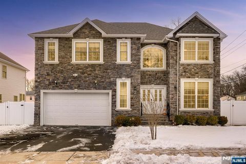 Photo of 2 Maddie Court, Woodbridge, NJ 07067 (MLS # 26003127)