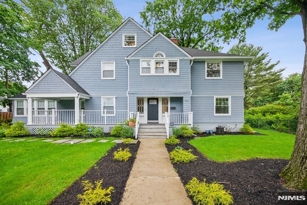 Photo of 403 Lawnridge Road, Orange, NJ 07050 (MLS # 25014769)