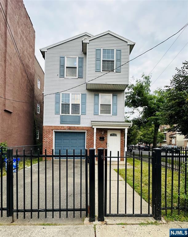 Rental Property at 1618 Kent, Newark, New Jersey - Bedrooms: 3 
Bathrooms: 2 
Rooms: 7  - $2,900 MO.