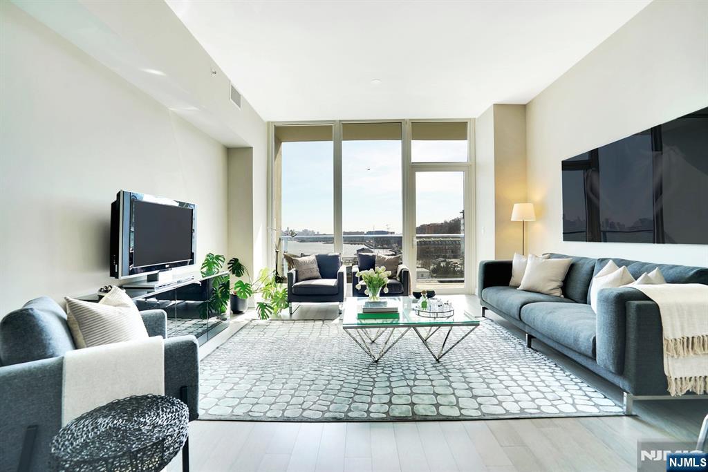 1200 Avenue At Port Imperial 417