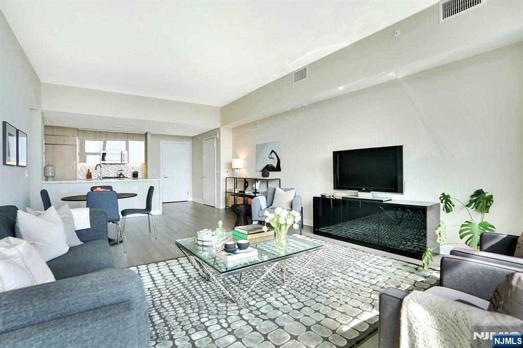 1200 Avenue At Port Imperial 417