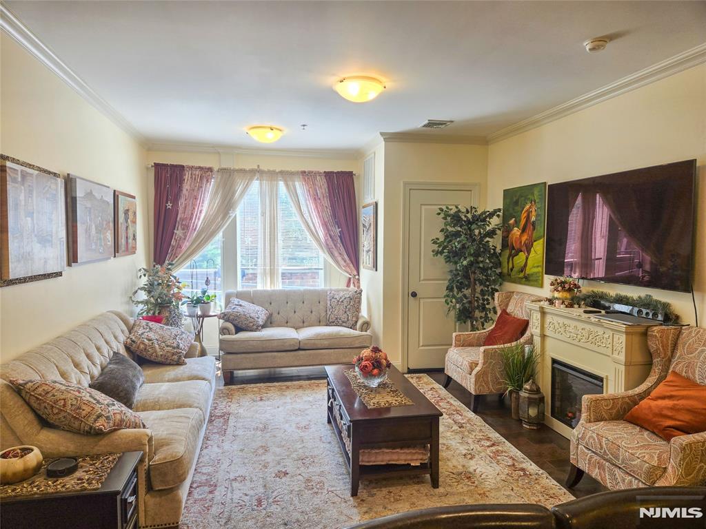 255 Laird Avenue 2