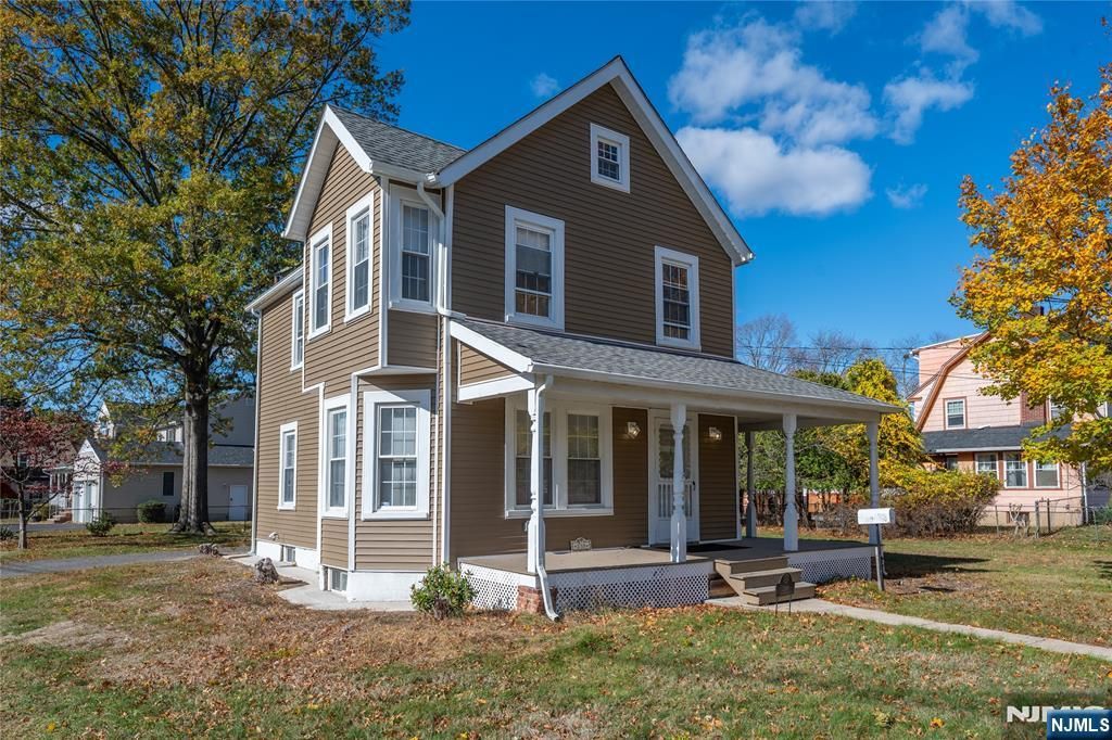 Photo of 238 Van Avenue, Pompton Lakes, NJ 07442 (MLS # 25039823)