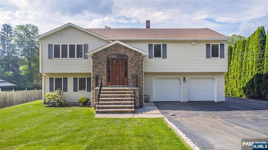 COUNTRY LIVING AT IT'S BEST JUST MINUTES FROM WHERE YOU NEED TO BE! IF IT'S PEACE AND QUIET YOU DESIRE, LOOK NO FURTHER THAN THIS HORSE FRIENDLY CUSTOM BI LEVEL WITH HOLDING BARN WITH 2 STALLS & RUN-IN SHED BUILT AND OCCUPIED THE BY ORIGINAL OWNER. 2025 RENOVATION INCLUDES NEW EAT IN KITCHEN, 3 NEW BATHS, REFINISHED HARDWOOD FLOORS AND 2 TIER NEWLY REFINISHED DECK. THE OVERSIZED 2 CAR GARAGE HAS NEW DOORS/AUTO OPENERS. BEAUTIFUL TALL ARBORVIATES SURROUND THE 1.6 ACRE LOT PROVIDING INCREDIBLE PRIVACY. PRESTIGIOUS TOWACO/MONTVILLE TWP OFFERING LOW TAXES/TOP RATED SCHOOLS/MINUTES FROM RTS.202/287/23. NOTE: Pool table in family room remains with home