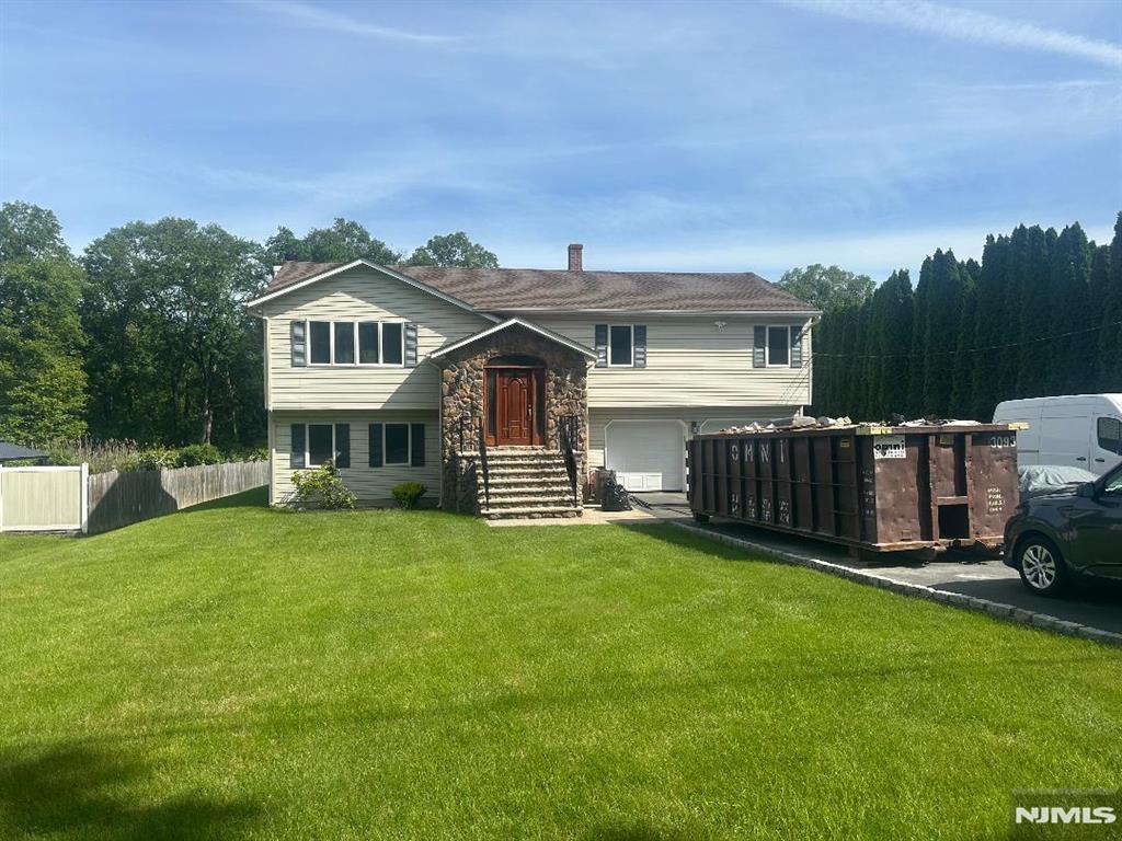 Property for Sale at 36 Bellows Lane, Montville Twp, New Jersey - Bedrooms: 4 
Bathrooms: 3 
Rooms: 9  - $1,200,000