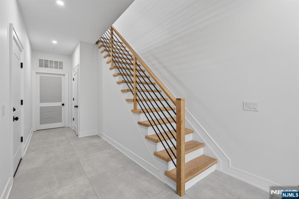 522 Valley Road 3