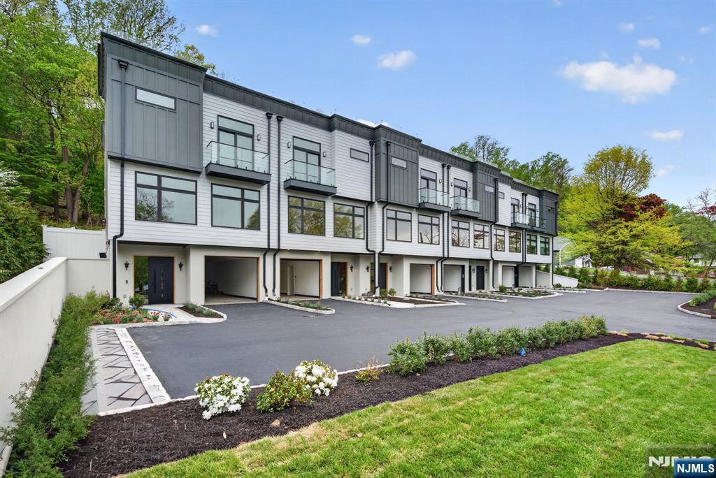 522 Valley Road 3