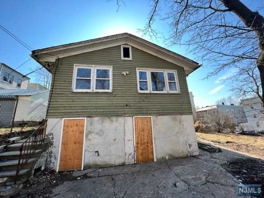 Opportunity is knocking at the doors of this large single-family which offers the new owner excellent profit potential! 8 rooms with 3 bedrooms and 2 baths are perfect for owner-occupants and investors! This property is vacant, immediately available, and easy to show