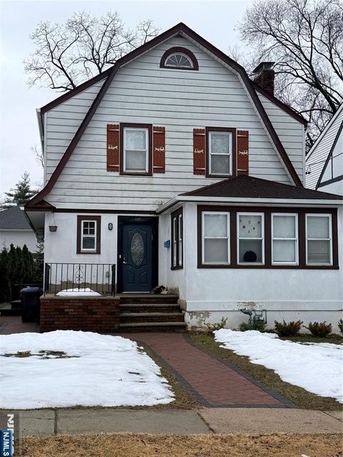Photo of 642 Maitland, Teaneck, NJ 07666 (MLS # 26007536)