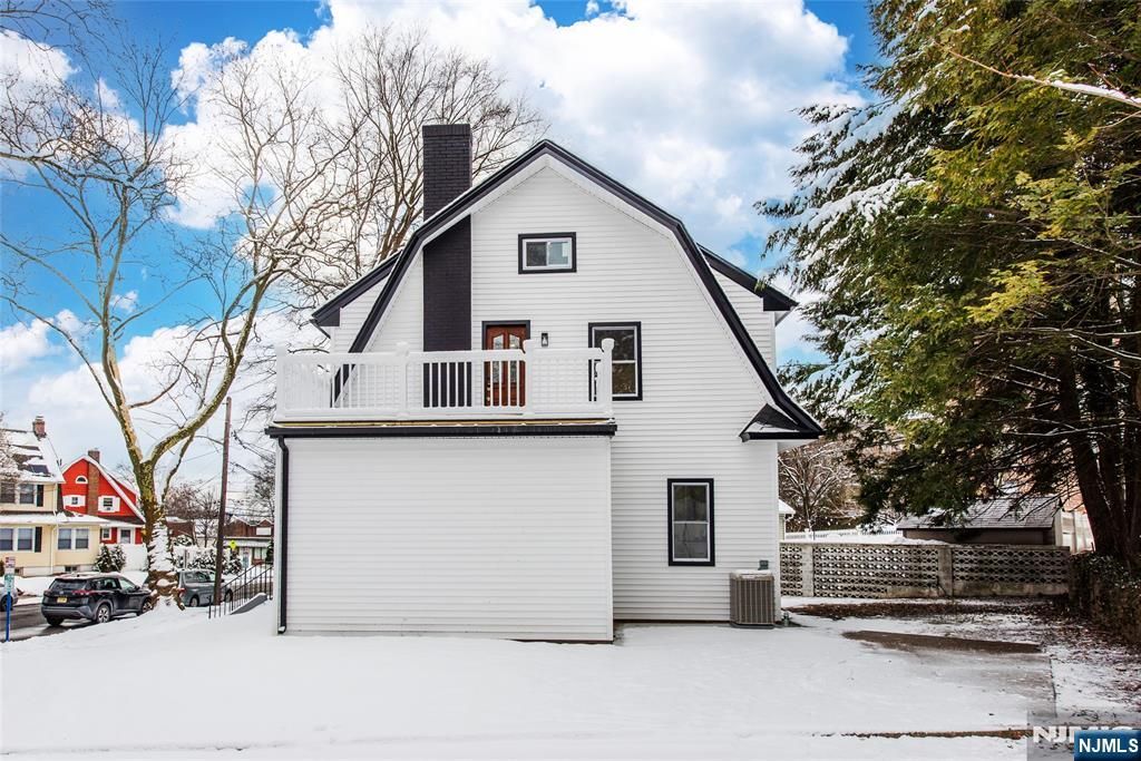 Photo of 4 Franklin Place, Hackensack, NJ 07601 (MLS # 26002282)