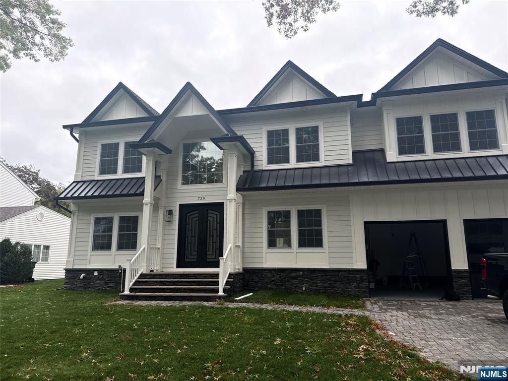 Photo of 86 Azalea Street, Paramus, NJ 07652 (MLS # 26003143)