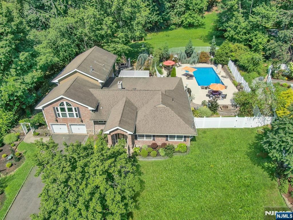 15 Oak Trail Road