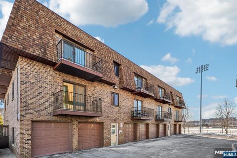 825 Riverside Avenue 14B Lyndhurst NJ 07071