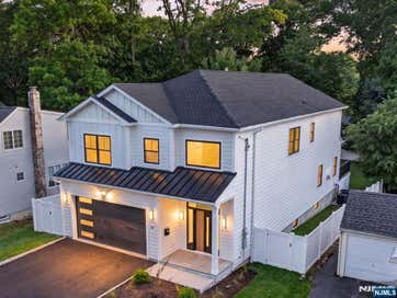 43 Oakwood Avenue Livingston NJ 07039