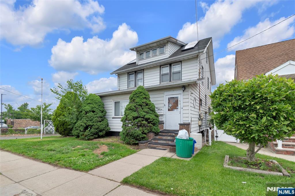 152 Schuyler Avenue