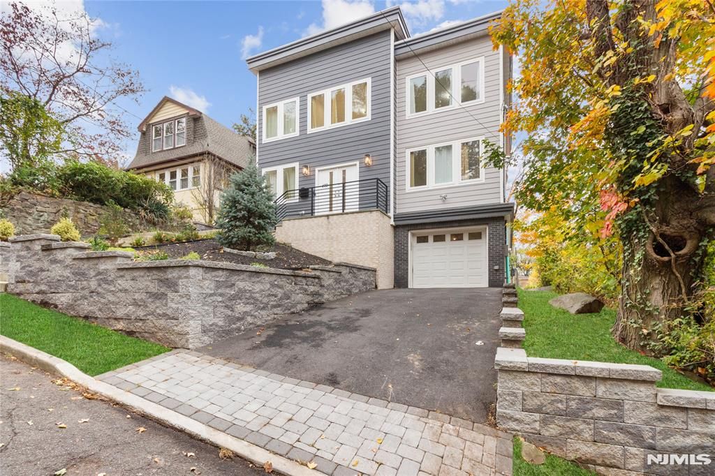 Photo of 470 Myrtle Avenue, Englewood, NJ 07631 (MLS # 25038024)