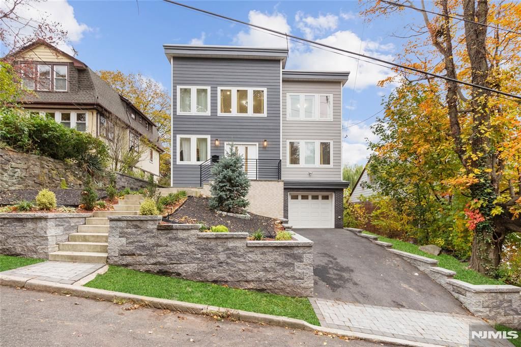 Photo of 470 Myrtle Avenue, Englewood, NJ 07631 (MLS # 25038024)