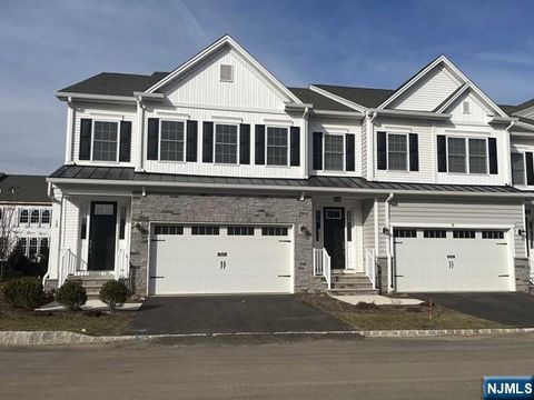 Photo of 12 Lenape, Old Tappan, NJ 07675 (MLS # 26017712)