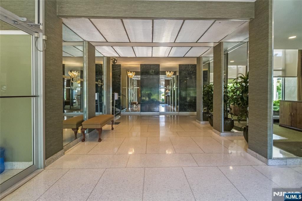 301 Beech Street 11H