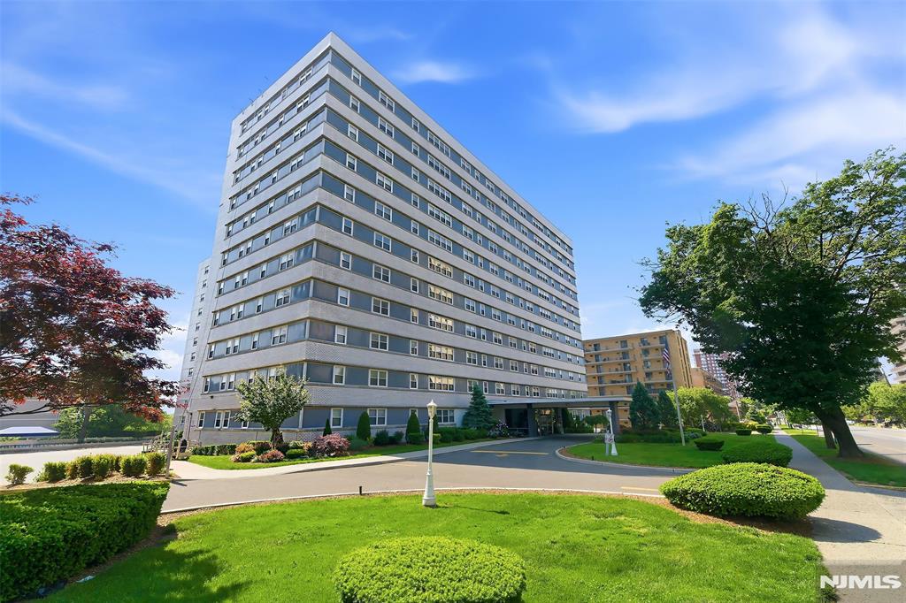 280 Prospect Avenue 8G