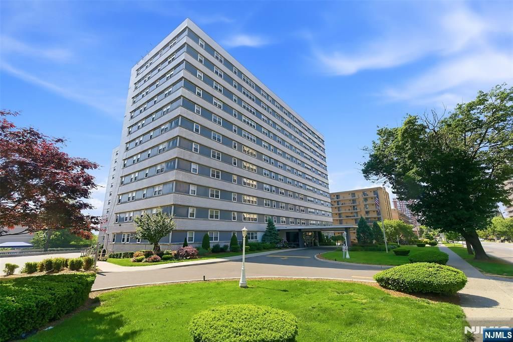 Photo of 280 Prospect Avenue #8G, Hackensack, NJ 07601 (MLS # 26018451)