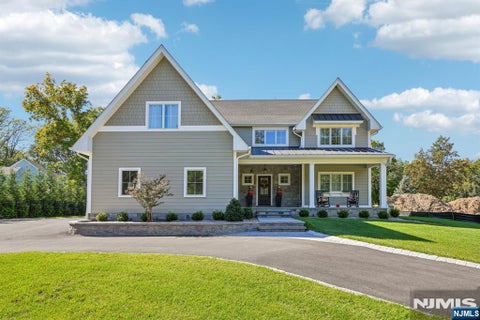 Photo of 44 Peterson Place, Mahwah, NJ 07430 (MLS # 26036556)