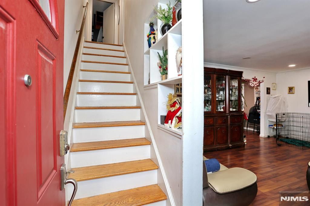 Photo of 655 Hamilton Avenue, Ridgefield, NJ 07657 (MLS # 26001169)