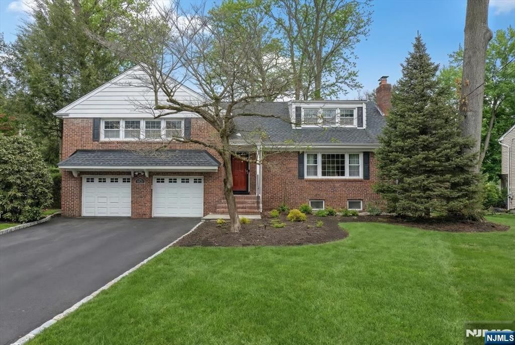 Photo of 922 Wildwood Road, Oradell, NJ 07649 (MLS # 26005278)